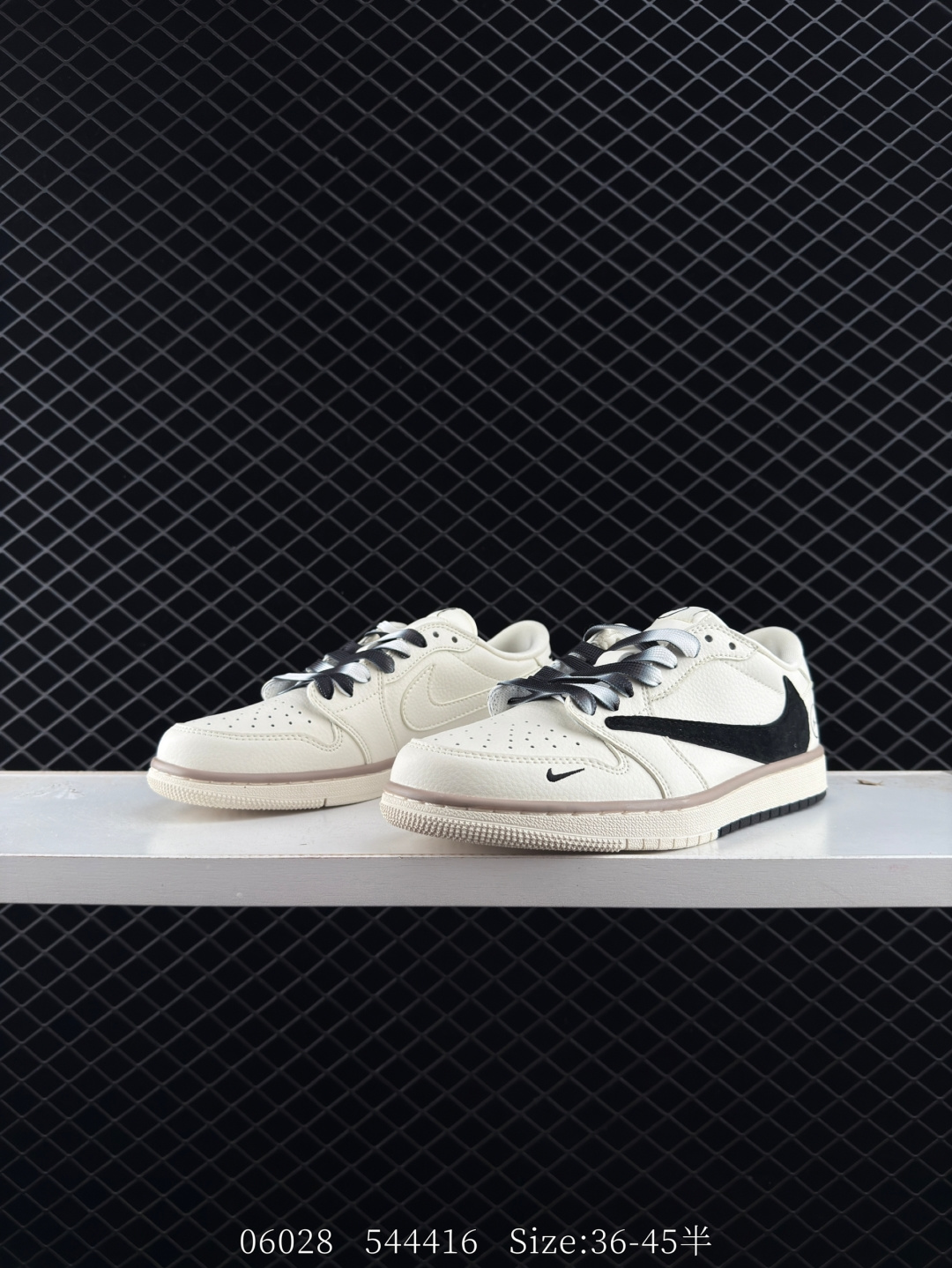 Travis Scott x Air Jordan 1 ” Reverse Mocha “